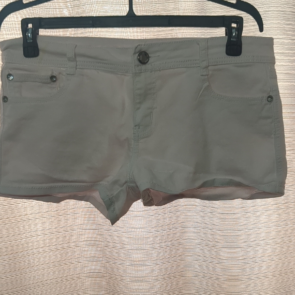 Rue 21 Low-Rise Jean Shorts —white With Designs